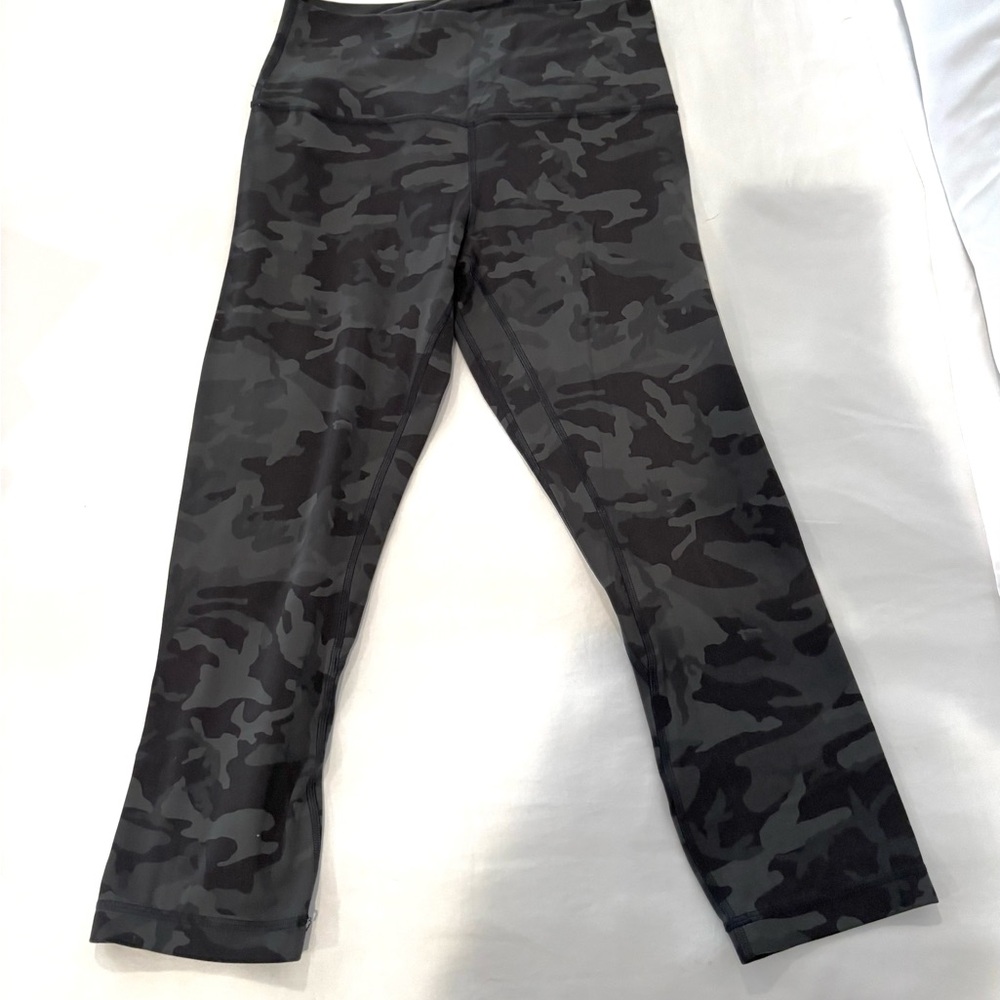 Women’s camouflage leggings